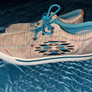 Ariat Women's Mules with Blue and Tan Design